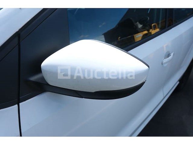Auto (inbeslagname op straat) volkswagen polo - afbeelding 17 van  54