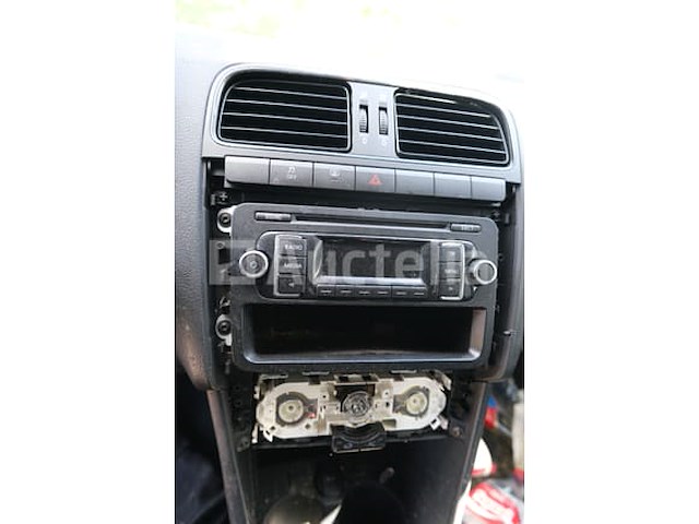 Auto (inbeslagname op straat) volkswagen polo - afbeelding 12 van  54