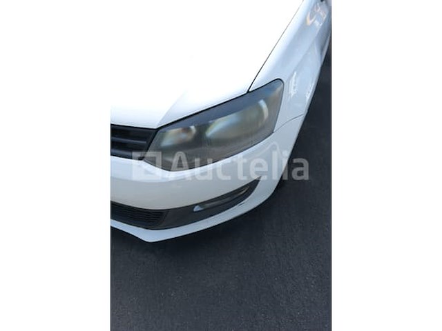 Auto (inbeslagname op straat) volkswagen polo - afbeelding 30 van  54
