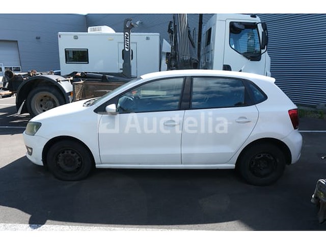 Auto (inbeslagname op straat) volkswagen polo - afbeelding 32 van  54