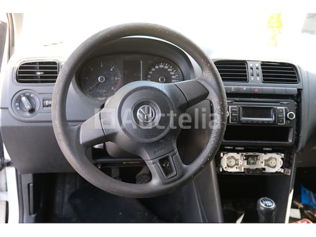 Auto (inbeslagname op straat) volkswagen polo - afbeelding 33 van  54