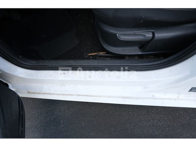 Auto (inbeslagname op straat) volkswagen polo - afbeelding 40 van  54