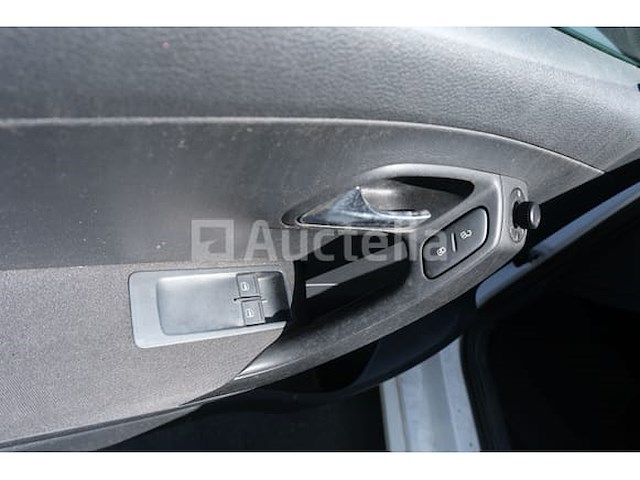 Auto (inbeslagname op straat) volkswagen polo - afbeelding 41 van  54