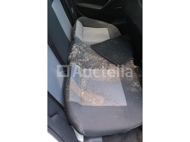 Auto (inbeslagname op straat) volkswagen polo - afbeelding 46 van  54
