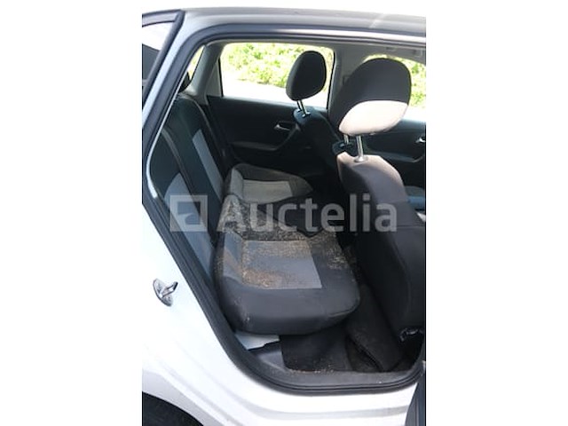 Auto (inbeslagname op straat) volkswagen polo - afbeelding 51 van  54