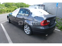 Auto (inval op straat) bmw 318i - afbeelding 4 van  65