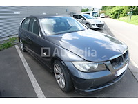 Auto (inval op straat) bmw 318i - afbeelding 5 van  65