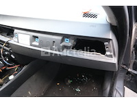 Auto (inval op straat) bmw 318i - afbeelding 11 van  65