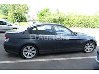 Auto (inval op straat) bmw 318i - afbeelding 14 van  65