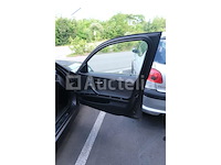 Auto (inval op straat) bmw 318i - afbeelding 17 van  65