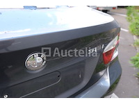 Auto (inval op straat) bmw 318i - afbeelding 19 van  65