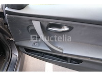 Auto (inval op straat) bmw 318i - afbeelding 21 van  65