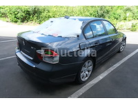Auto (inval op straat) bmw 318i - afbeelding 12 van  65