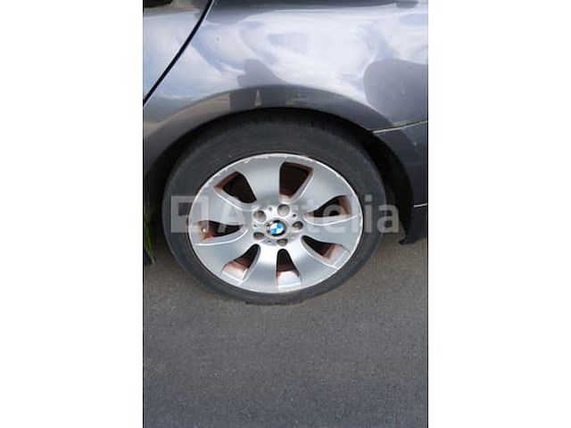 Auto (inval op straat) bmw 318i - afbeelding 27 van  65