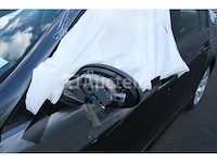 Auto (inval op straat) bmw 318i - afbeelding 33 van  65