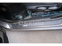 Auto (inval op straat) bmw 318i - afbeelding 23 van  65