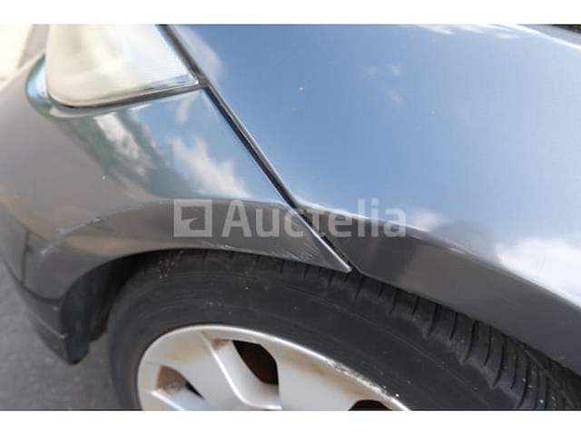 Auto (inval op straat) bmw 318i - afbeelding 35 van  65