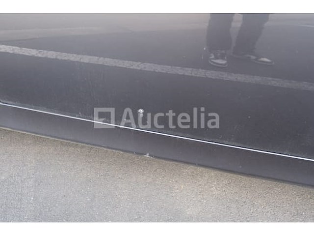 Auto (inval op straat) bmw 318i - afbeelding 36 van  65