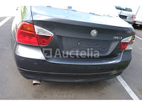 Auto (inval op straat) bmw 318i - afbeelding 39 van  65