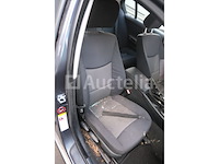 Auto (inval op straat) bmw 318i - afbeelding 40 van  65