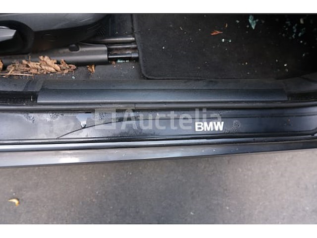 Auto (inval op straat) bmw 318i - afbeelding 34 van  65