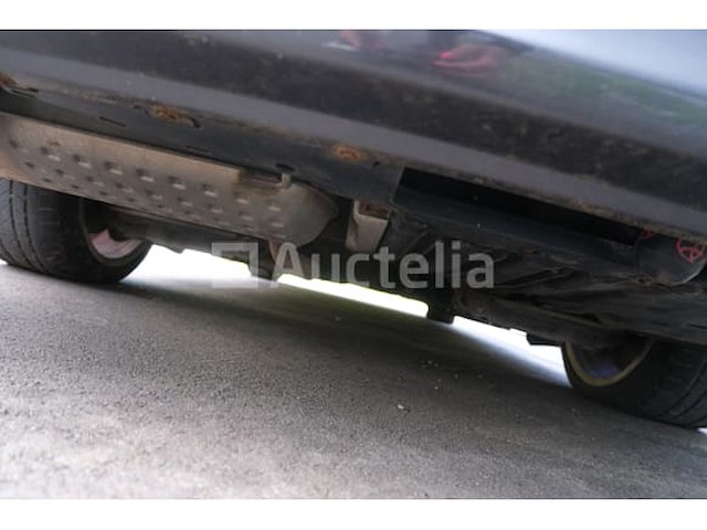 Auto (inval op straat) bmw 318i - afbeelding 48 van  65