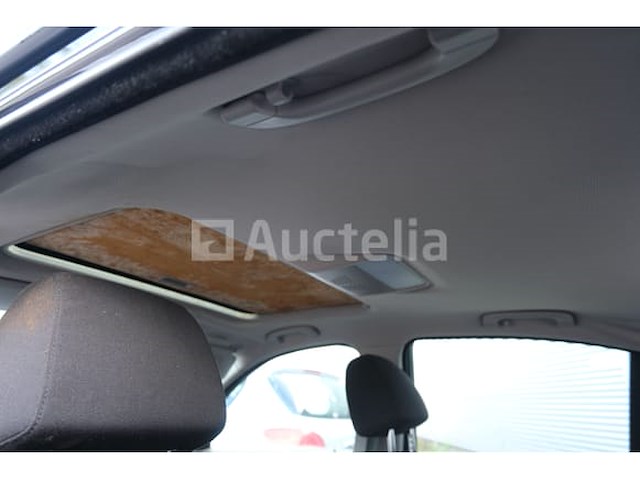 Auto (inval op straat) bmw 318i - afbeelding 49 van  65