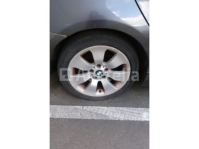 Auto (inval op straat) bmw 318i - afbeelding 64 van  65