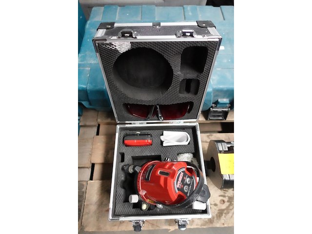 Auto line laser futech + staander - afbeelding 6 van  6