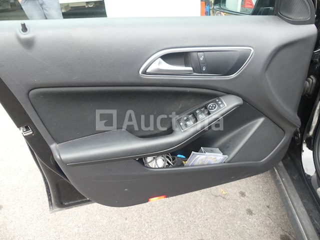 Auto mercedes-benz gla (2016-238,129 km) - afbeelding 4 van  28