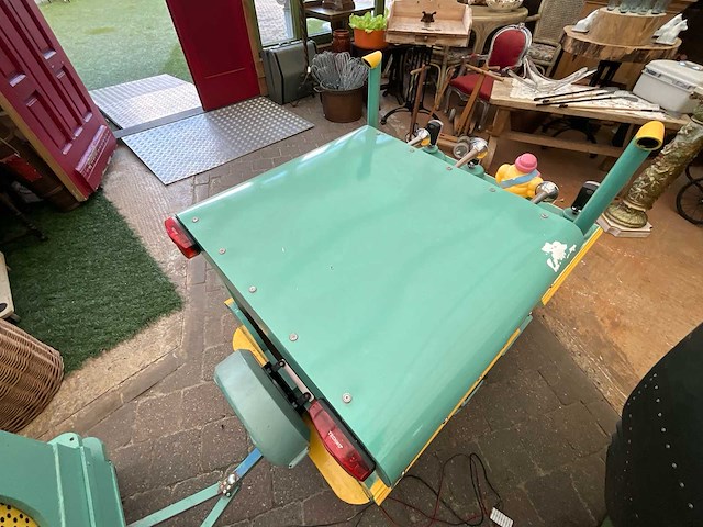 Auto met orgel orgel - afbeelding 2 van  10