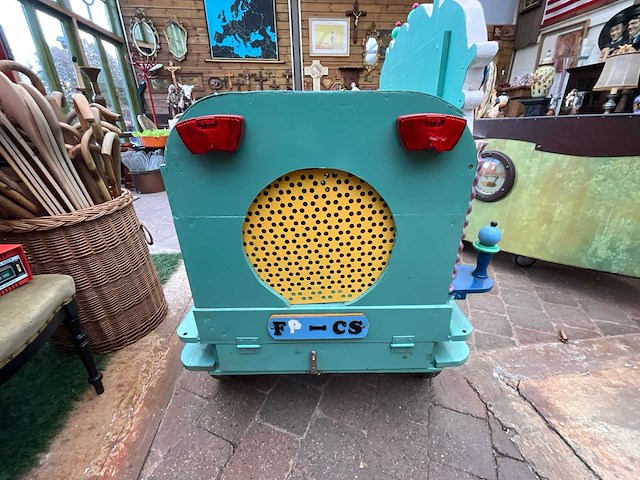 Auto met orgel orgel - afbeelding 10 van  10