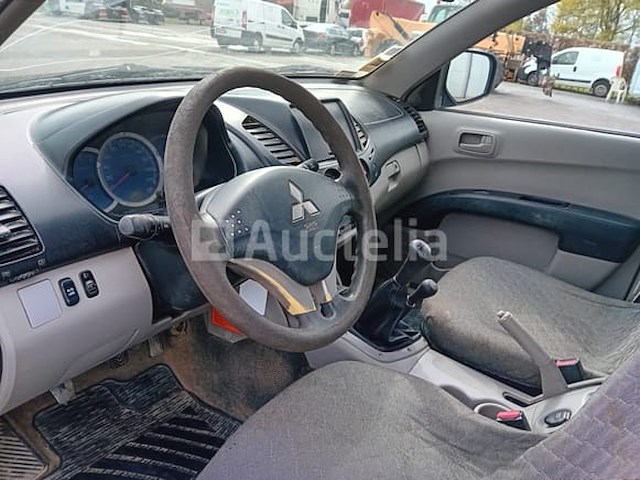 Auto mitsubishi l200 (2007-328,492 km) - afbeelding 7 van  10