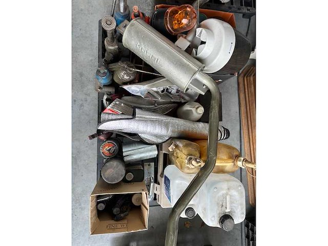 Auto-onderdelen en gereedschap - various - afbeelding 1 van  1