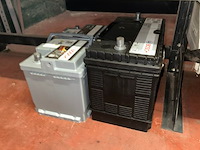 Auto onderdelen in rek - afbeelding 7 van  12