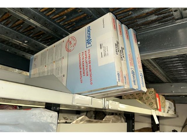 Auto onderdelen in rek - afbeelding 6 van  10