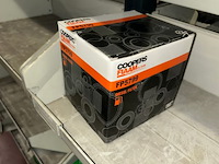 Auto onderdelen in rek - afbeelding 7 van  10