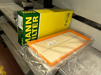 Auto onderdelen in rek - afbeelding 10 van  10