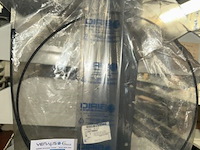 Auto onderdelen in rek - afbeelding 3 van  16