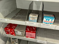 Auto onderdelen in rek - afbeelding 14 van  16