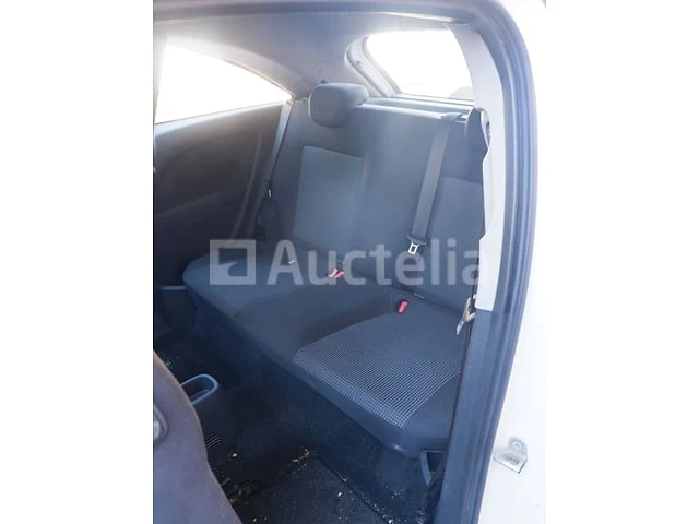 Auto opel corsa (2009-135,622 km) - afbeelding 24 van  60