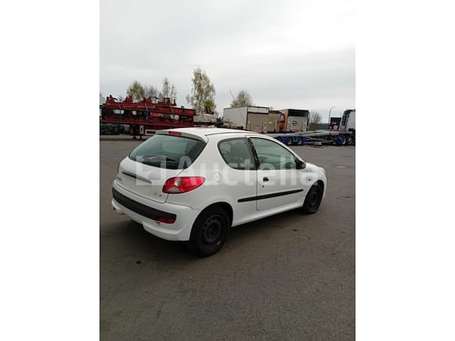 Auto peugeot 206+ 1.4 hdi (2009-vin:vf32u8hza9y111736) - afbeelding 2 van  10