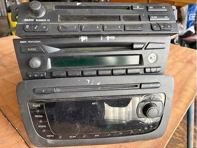 Auto radio - part (3x) - afbeelding 1 van  5