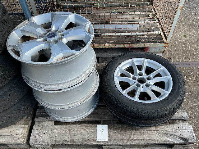 Auto velgen fort (4x) - afbeelding 1 van  3