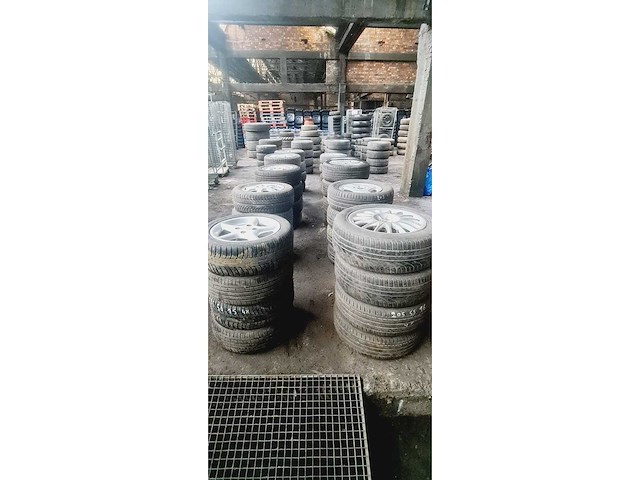 Autobanden met aluminium velgen 10x4 - afbeelding 5 van  11