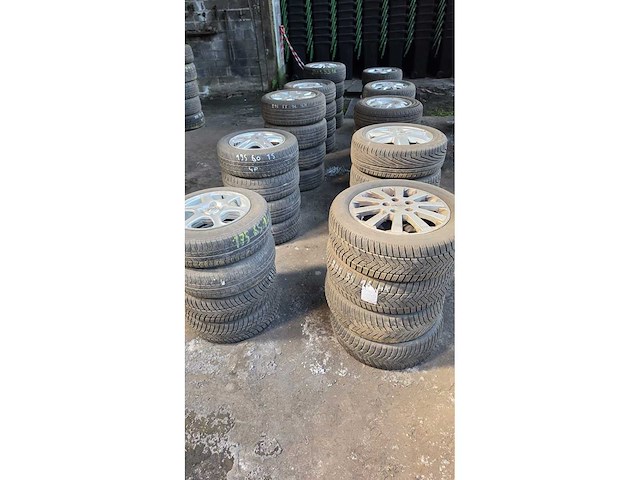 Autobanden met aluminium velgen 10x4 - afbeelding 1 van  12