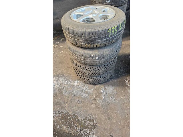 Autobanden met aluminium velgen 10x4 - afbeelding 6 van  12