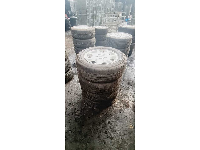 Autobanden met aluminium velgen 12x4 - afbeelding 3 van  25