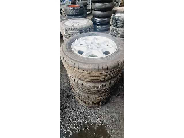 Autobanden met aluminium velgen 12x4 - afbeelding 6 van  25