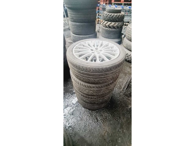 Autobanden met aluminium velgen 12x4 - afbeelding 11 van  25